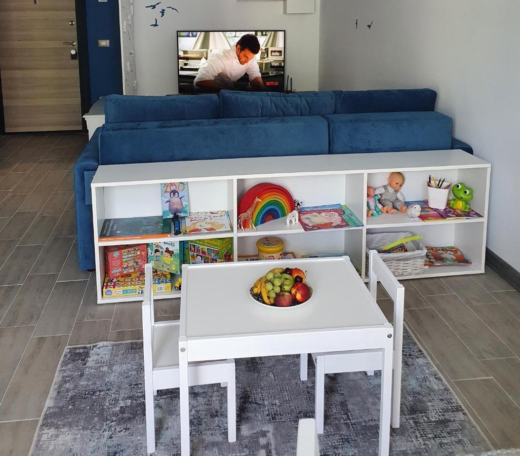 Alezzi Resort - Kids By The Sea - Baby Friendly Apartment Năvodari Esterno foto